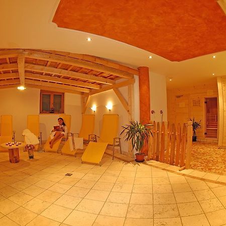 קאסטלרוטו Hotel Viktoria מראה חיצוני תמונה