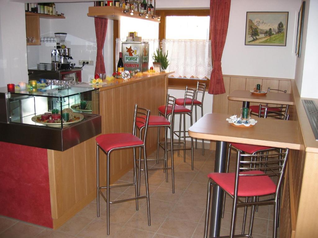 קאסטלרוטו Hotel Viktoria מראה חיצוני תמונה